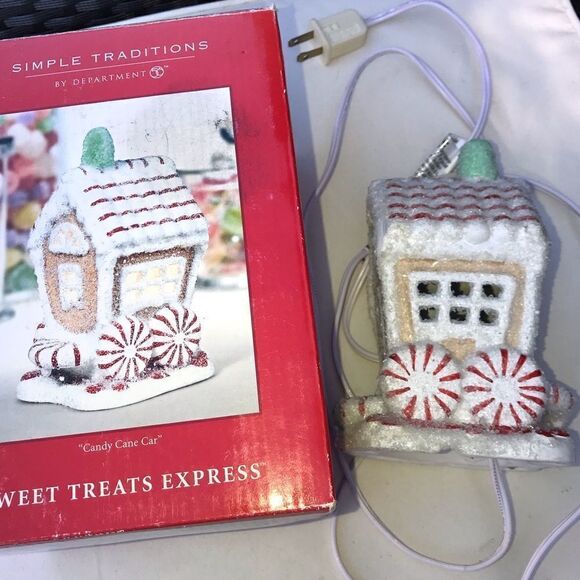 Department 56 simple tradition Sweet Treats Express Candy Cane Car - Picture 10 of 10